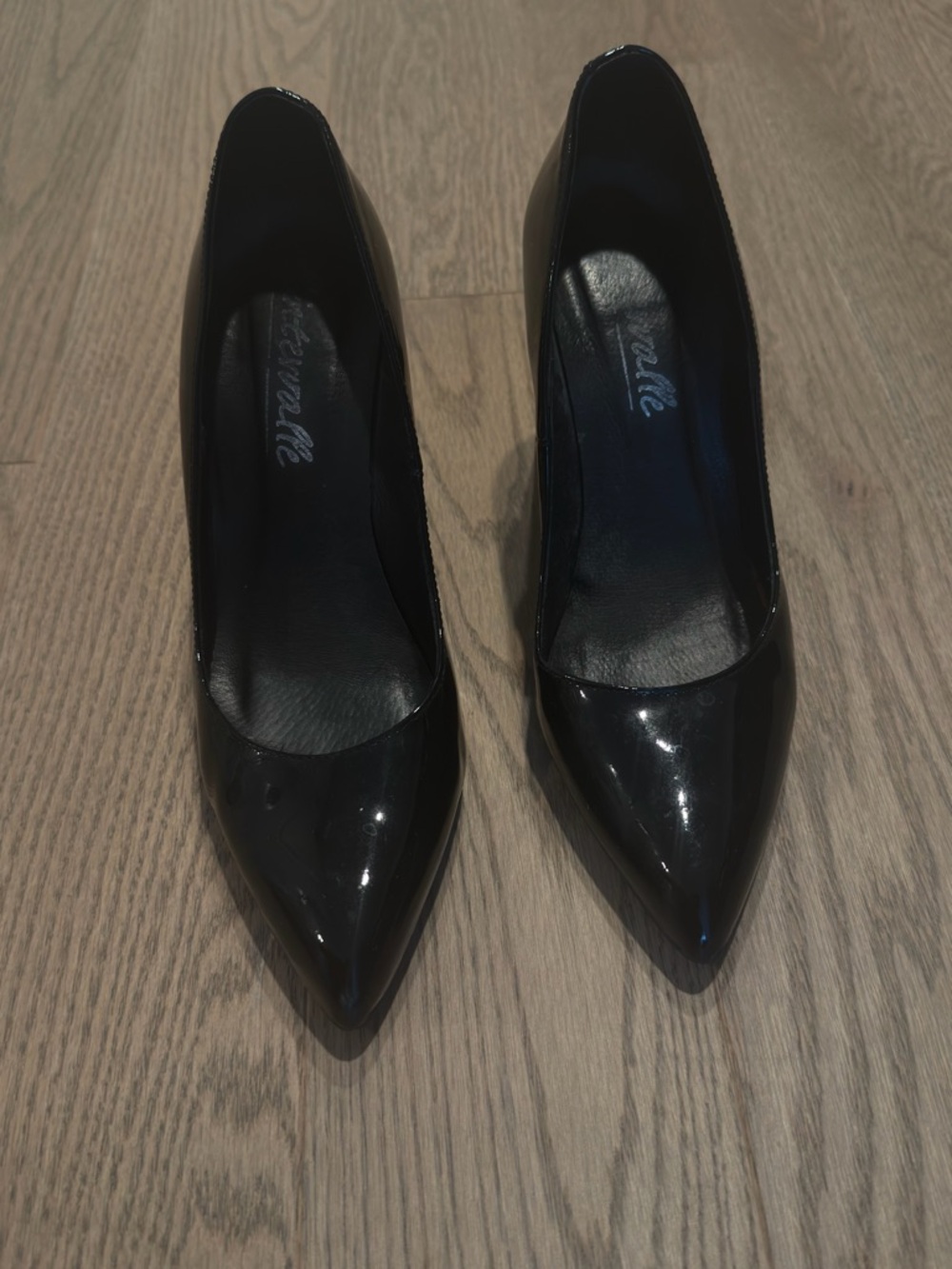 L'INTERVALLE Real Black Patent Pointed Pump